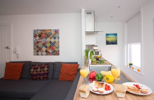 Eastleigh Apartment | Beddoe Apartments
