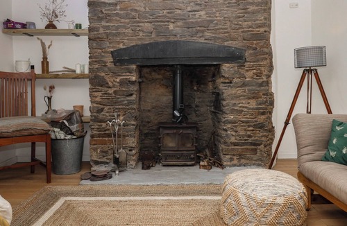 Bere Alston Cottage | BEDFORD COTTAGE, pet friendly, with open fire in Bere Alston