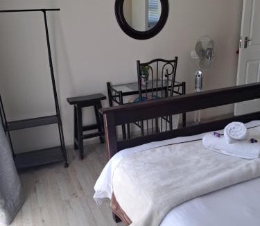 De Kelders House | Bedrock Accommodation