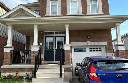 Thorold House | Bedroom Unit 3 (Twin Beds) in Thorold, Ontario