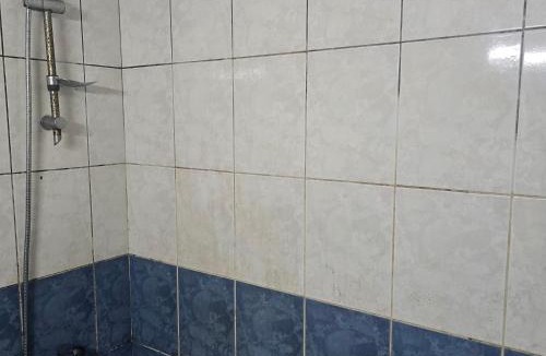 Sharjah Apartment | Bedroom with shared kitchen men only