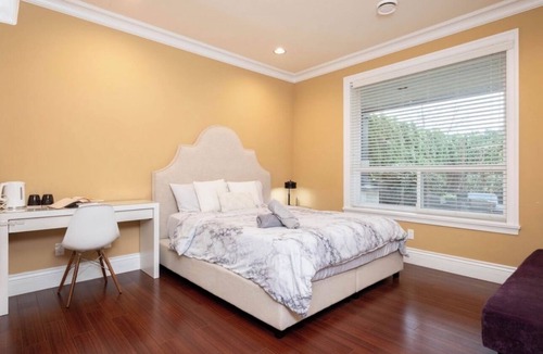Richmond Bed & Breakfast | bedrooms with private bedrooms in charming Richmond with WiFi close to YVR