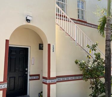 Little Havana Apartment | Beds & Sheets little Havana
