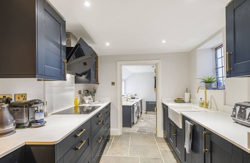 Evershot Cottage | Beech House - sleeps 9 guests in 5 bedrooms