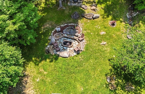 Charter Hills Cabin | BEECH MTN RESORT 2 MILES-4 BR-YARD, SMALL DOG FRIENDLY NO FEE, FIRE PIT, CLEAN