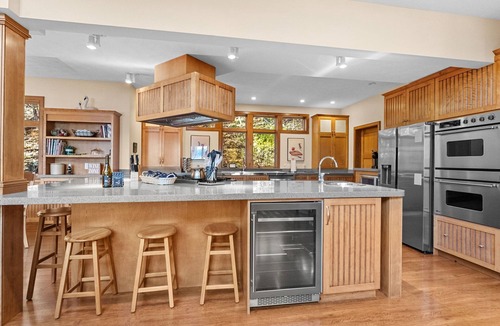Glen Arbor House | Beech Tree Lodge on Glen Lake in Beautiful Northern Michigan - Minutes from the Sleeping Bear Dunes