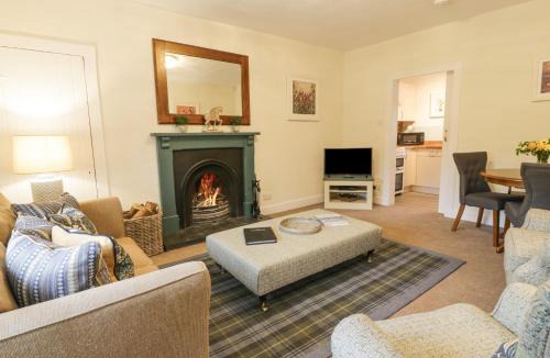 Ellon House | Beechgrove Cottage - Pitmedden Gardens