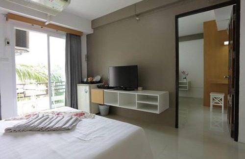 Talat Phlu Hostel | Beerapan Hotel