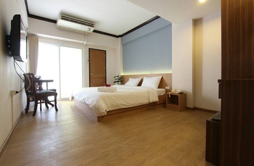 Talat Phlu Hotel | Beerapan Hotel