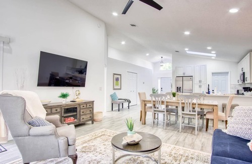 Dolphin's Cove House | ~Beetlecat Cabin Sleeps 8 Spa Only~