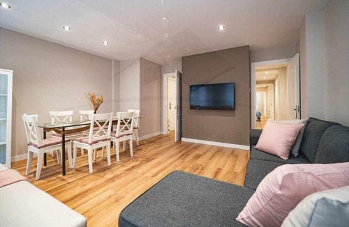 Distrito Llano Apartment | Begoña By Silastur