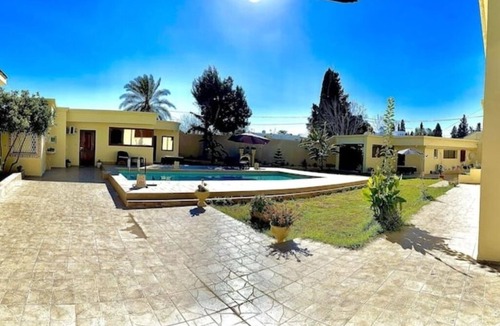 Ras Ettabia Apartment | Begonia.