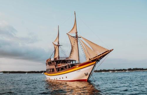 Labuan Bajo Boat Rental | Behike Luxury Phinisi