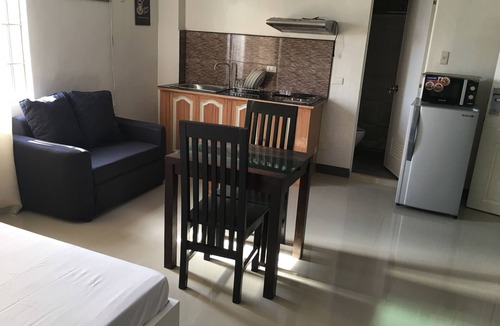 Candon Apartment | Beinte Singko de Marso Apartments
