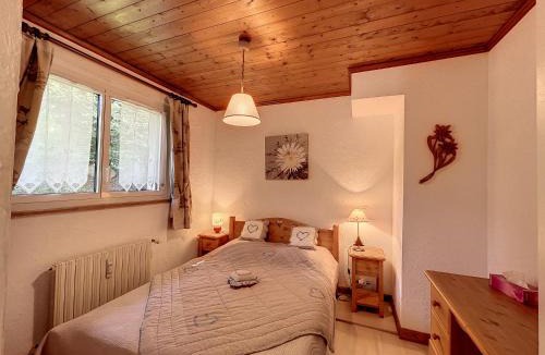 Combloux Apartment | Bel Apt au Centre de Combloux avec Jardin, Balcon, Wifi et Parking à 300m des Commerces - FR-1-560-52
