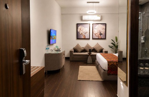 South West Resort | Bel-La Monde Hotel NH8 at 6km from IGI Airport Delhi