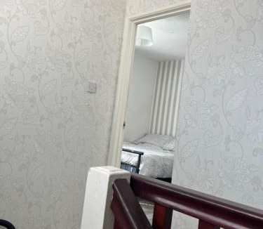 Castlereagh House | Belfast MACs double & single bed ensuite room