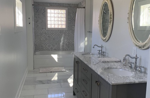 Bell Buckle House | Bell Buckle Bungalow - Beautiful, brand new, fully renovated 3 bedroom, 2 bath