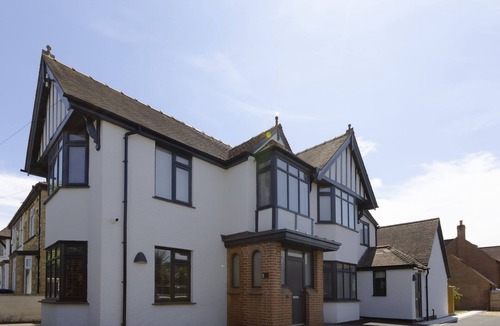 Headington Apartment | Bell House Oxford - The Cloakroom