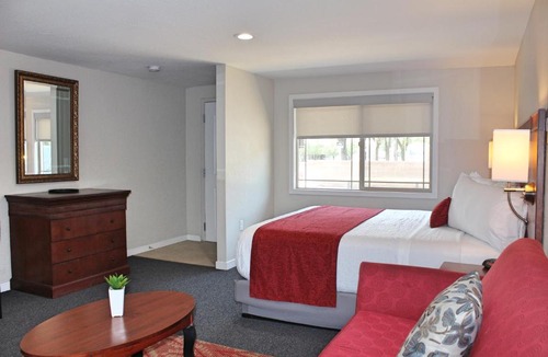 Alamosa Apartment | Bell Main Studios 201