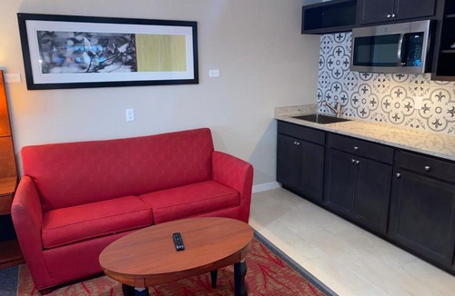 Alamosa Apartment | Bell Main Studios 205