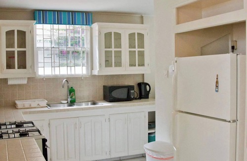 Hastings Cottage | Bella Dia Lower | Three Bedroom Apartment on the Beach