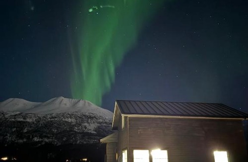 Lyngen Apartment | Bella Karnes
