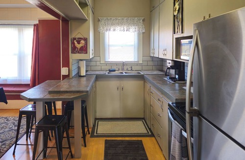 Bayview House | 'Bella Rose' Lovely Eureka Home Near Redwoods!