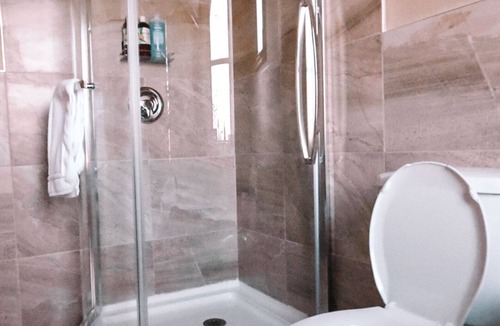 Morden Bed & Breakfast | Bella's Castle