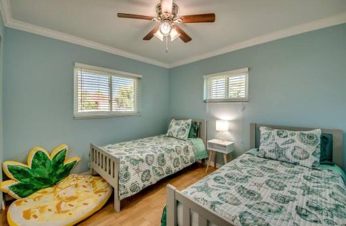 Pelican House | Bella's Paradise