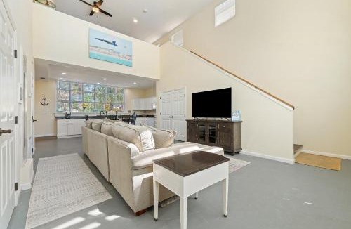 Ono Island House | Bella Villa Loft Suite