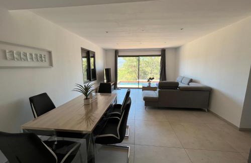 Marine de Davia Villa | Bella Vista