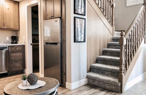 Flagstaff Cottage | BellaVue Estate Cottage Chalet #2 - Cozy Cute & Clean, Central location