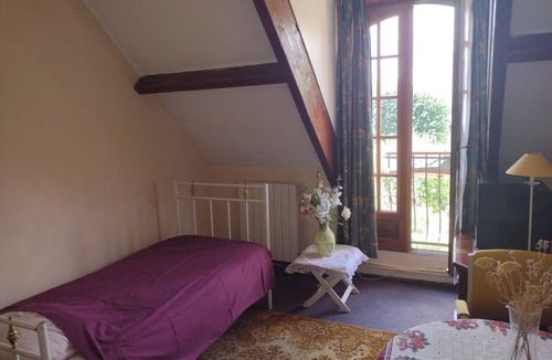 Le-Plessis-Trevise House | Belle Chambre Lumineuse et Chaleureuse au Calme