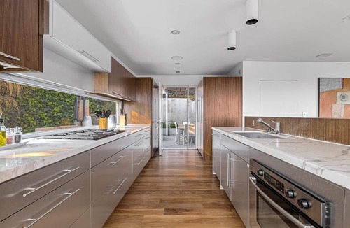 Hollywood Hills West Villa | Belle Horizon - Modern Villa with Expansive Balcony and Views