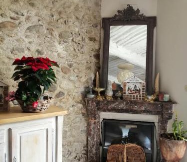 Millas House | BELLE MAISON DE CARACTERE Dans VILLAGE et sa PISCINE Privée 7 PERS- 3 Chambres - 12 Rue Emile Zola