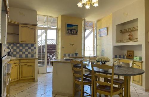 Pierrefitte-sur-Loire House | Belle maison bourbonnaise du 18e siècl au cœur d'un village pittoresque avec jardin - FR-1-489-387