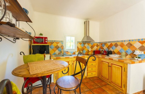 Grans House | Belle Villa Provençale Dans Parc Paysagé Avec Piscine/sauna/balnéo + Dépendances