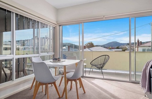 Bellerive Apartment | Bellerive Quay Modern Living with Yacht Club Views