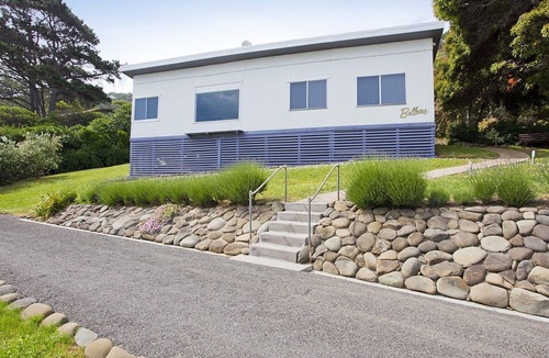 Separation Creek House | Bellevue - Easy Walk To The Beach