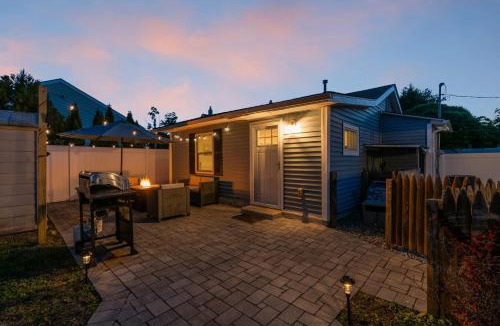 Wall House | Belmar Beach Bungalow 35 Blocks to Sand Fire Pit, Grill, 3 Beach Badges
