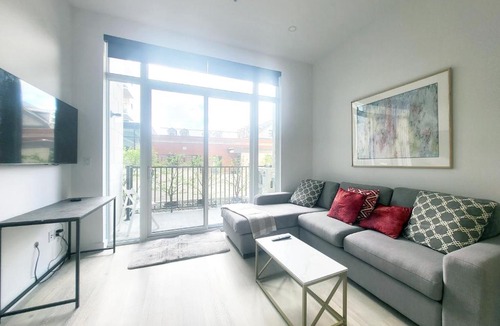 District d'Aylmer Apartment | Belmont Properties Short-Term Rentals