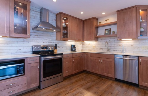 Hector House | Below the Vineyard: Ideal Lakeside Retreat!