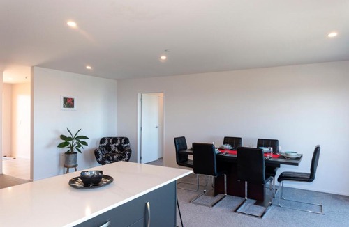 Cable Bay House | Belvedere - Cable Bay Holiday Home