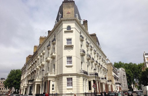 Queen's Gate Hostel | Belvedere House (Gloucester Road)