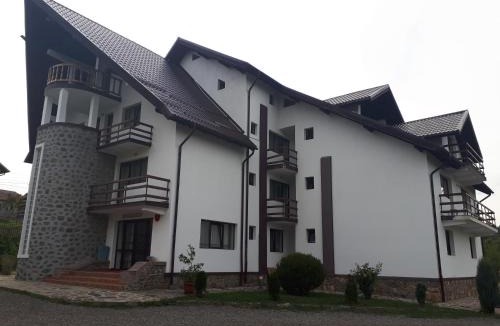 Corbeni House | Belvedere