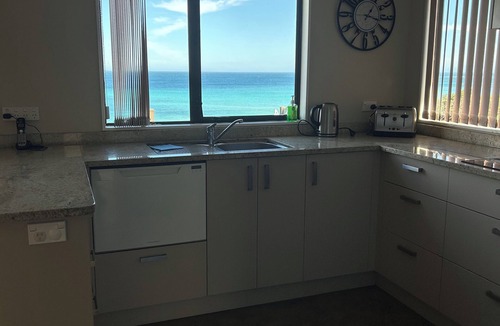 Cape Palliser House | Ben Avon Views - Cape Palliser/Ngawi Stunning ocean veiws, Fireplace & BBQ