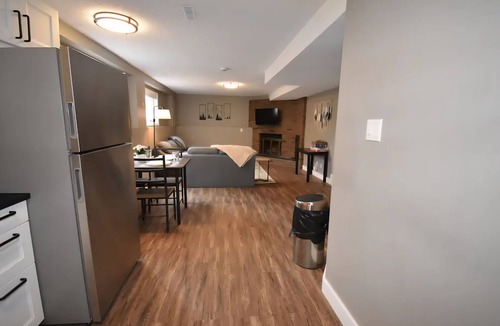 Hinton House | Benbow Suite