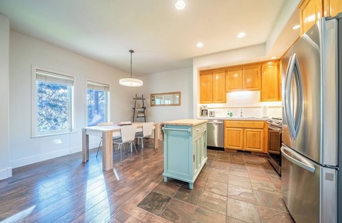 Broken Top Condo | Bend Condo -2 King Bed/2ba -Near Old Mill District