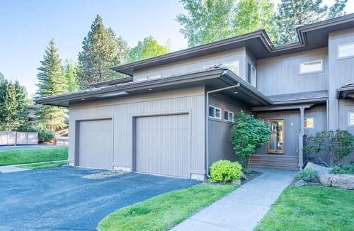 Broken Top Condo | Bend Condo -2 King Bed/2ba -Near Old Mill District